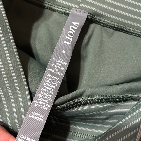 Vuori Stripe Daily Short Green womens Size Medium - Picture 8 of 9